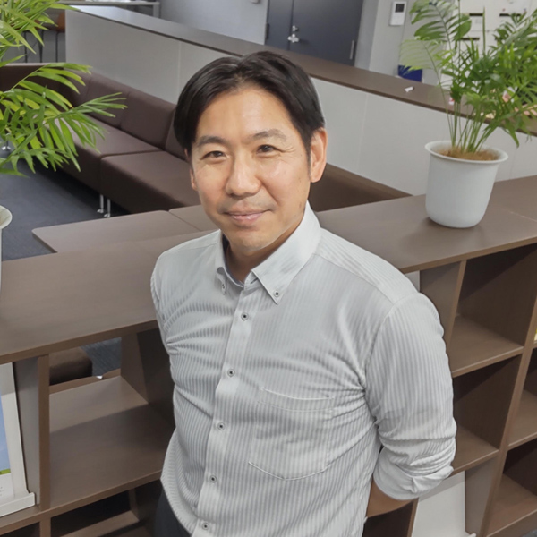 Kazunori Ikeda (General Manager, Sales Department, Tokyo Plant)