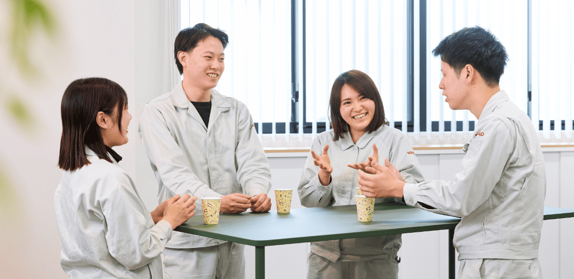 先輩社員紹介​